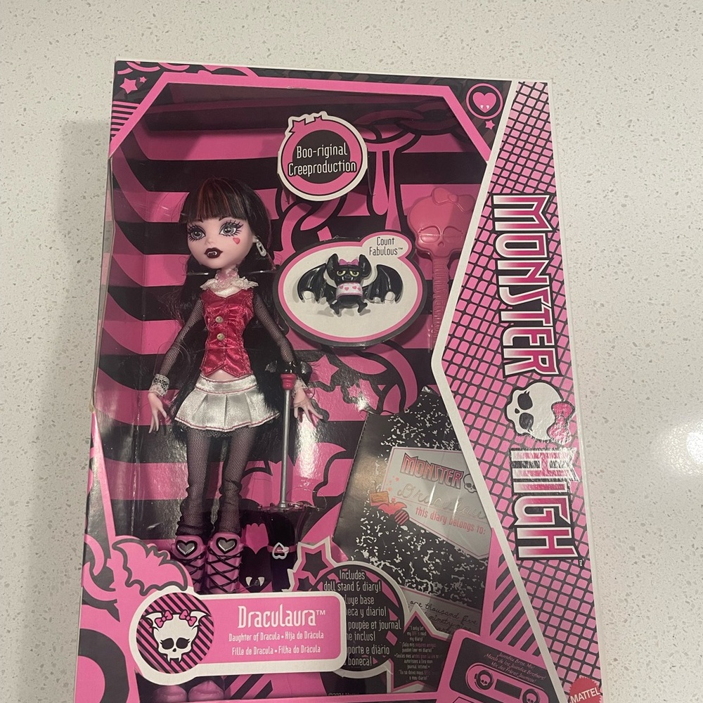 Monster High Draculaura Doll - Pink, Black, and White